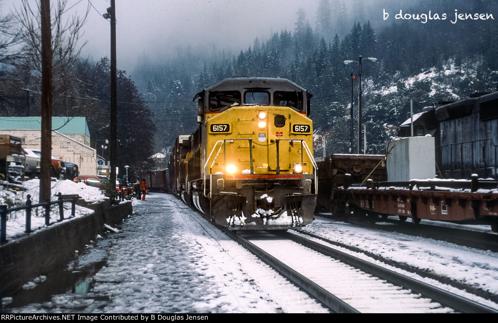 UP 6157 into Dunsmuir